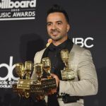 Luis Fonsi se llevó el galardón a la mejor canción latina, a la mejor canción del Top 100, la canción más vendida y la canción más reproducida / Ap
