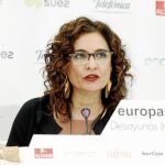 La ministra de Hacienda, María Jesús Montero, ayer, durante un desayuno informativo