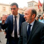 Pedro Sánchez y Alfredo Pérez Rubalcaba, en 2015/Efe