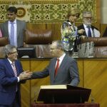 Constitución tensa. Los populares denunciaron ya cuando se constituyó la Mesa, en abril de 2015, que con 33 diputados tenían la misma representación que IU con cinco. Una idea, la de que aquélla tenía que ser acorde con lo «decidido en las urnas», que defendió, entre otros el diputado Carlos Rojas