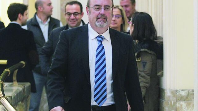 El consejero de Educación, Fernando Rey, acude a su reunión con el ministro