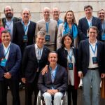 El presidente del Partido Popular de Castilla y León, Alfonso Fernández Mañueco, junto a parte de la delegación de la Comunidad en la Interparlamentaria de la formación celebrada en Sevilla
