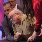 DeVito fue auxiliado tras sufrir la caída durante la presentación de la película ‘Dumbo’ en Ciudad de México / Efe