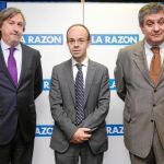 De izquierda a derecha, José Carlos Vizárraga, director gerente de Ibercaja Pensión; Carlos Javier Martínez, miembro de la Comisión de Previsión Social de Santalucía, y Juan Candelas, director general de PSN