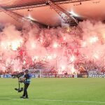Los ultras del Legia suelen provocar incidentes en los partidos