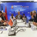 El ministro de Interior, Juan Ignacio Zoido, en la reunión en Sevilla con sus homólogos de Francia, Alemania, Reino Unido, Italia y Polonia, y Marruecos de invitado