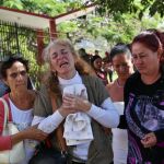 Inés González, madre de uno de los fallecidos en el desastre aéreo que cobró la vida a 108 de los 111 ocupantes del avión/Foto: Efe
