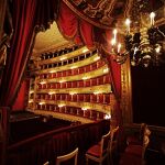 La Scala de Milán es uno de los pocos teatros líricos de Italia que no está en números rojos