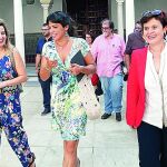 Teresa Rodríguez, flanqueada ayer por C. Lizárraga y Esperanza Gómez