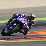 El piloto español Maverick Viñales (25) del equipo Movistar Yamaha, durante la prueba clasificatoria