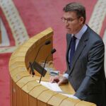 El presidente de la Xunta de Galicia en funciones, Alberto Núñez Feijóo, al inicio hoy del debate de investidura en el Parlamento gallego