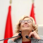 Manuela Carmena preside el pleno del Ayuntamiento de Madrid.