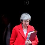 La primera ministra británica, Theresa May, a su salida de Downing Street, Londres. Foto: Efe