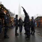 La vigilancia se reforzó en los mercados navideños tras el atentado de Berlín.