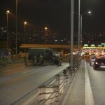 Militares turcos bloquean uno de los puentes que comunican estambul