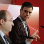 El líder del PSC, Miquel Iceta, y el secretario general del PSOE, Pedro Sánchez