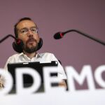 El secretario de Organización de Podemos, Pablo Echenique, durante la rueda de prensa posterior a la reunión que la Ejecutiva del partido