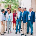 El coordinador general del PP, Fernando Martínez-Maíllo, junto a Javier Arenas, ayer a su llegada a Alboraya