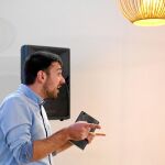 El senador de Podemos Ramón Espinar, ayer a la salida de la comparecencia para presentar su candidatura