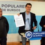 Ibáñez presenta la PNL junto a los procuradores Maximo López y Alejandro Vázquez