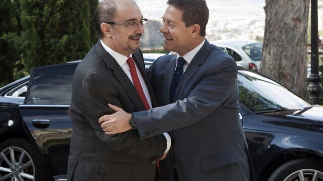 Los presidentes de Aragón, Javiér Lambán, y Castilla-La Mancha, Emiliano García-Page