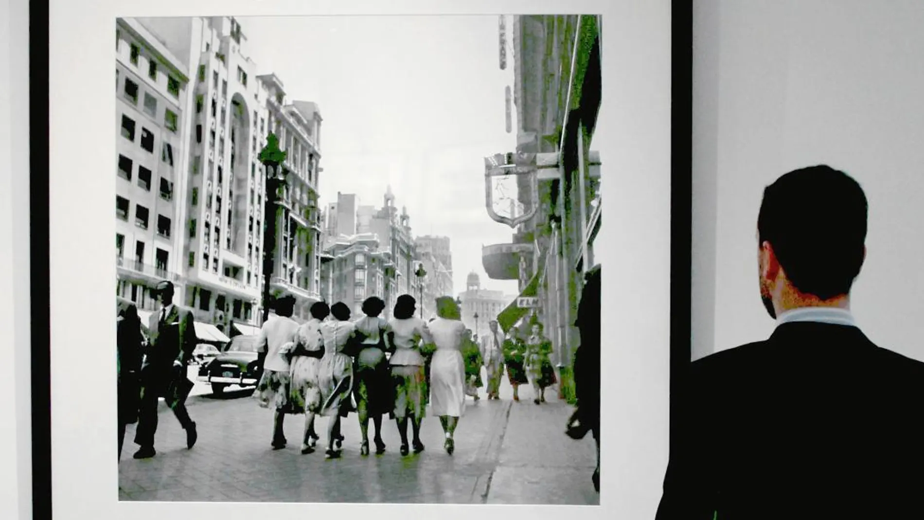 «Las señoritas de la Gran Vía», una imagen del artista Catalá Roca, se ha convertido en un símbolo del feminismo