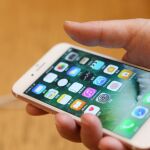 Este extraño error permite que Siri lea el contenido de tus notificaciones que aparecen ocultas, tales como los mensajes de WhatsApp o Telegram