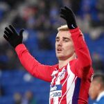 Griezmann levanta los brazos en señal de desesperación porque el equipo no encontraba soluciones en ataque