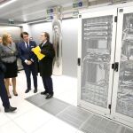 Los consejeros PIlar del Olmo, Suárez-Quiñonez y Sáez Aguado visitan el Centro de Proceso de Datos de la Junta
