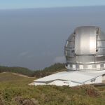 Mirando al cielo en la isla de La Palma