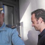 Francesco Arcuri acudió ayer a los juzgados de Granada acompañado de su procuradora y de su abogado