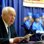 Imagen de archivo del ex presidente de la República de Portugal y Premio Príncipe de Asturias de Cooperación Internacional, Mario Soares, dicta la lección inaugural de los cursos de verano 2007 de la Universidad Internacional Menéndez Pelayo (UIMP)