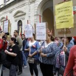 Las pancartas de la última movilización en Sevilla reflejan el sentir del personal contratado