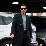 El actor Miguel Ángel Silvestre en el entierro de su padre Miguel Ángel Silvestre Vara en Castellón / Foto. Gtres