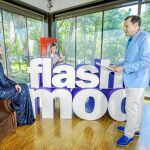 Jesús María Montes-Fernández repasa el guión frente a la modelo y presentadora Nieves Álvarez