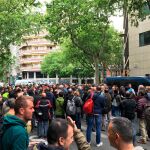 Trabajadores de Nissan Barcelona se concentran ante la Conselleria de Trabajo/Ep