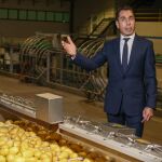 Javier Meléndez, director general de Patatas Meléndez, en la sede que empresa tiene en la localidad vallisoletana de Medina del Campo