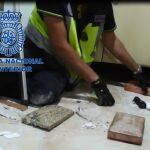 Incautados en Valencia 468 kilos de droga escondidos en paredes y techos
