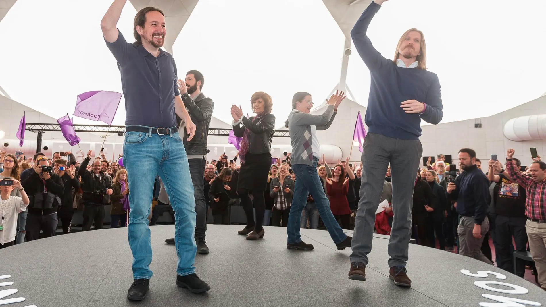 Pablo Iglesias, Pablo Fernández, Dolores Martín-Albo, Isabel Muñoz y Juan Manuel del Olmo en un acto en Valladolid