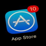 Apple ha suprimido aplicaciones de control parental que, paradójicamente, que ponían en riesgo la privacidad de los menores /AP