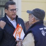 El portavoz de Ciudadanos en L'Hospitalet de Llobregat (Barcelona), Miguel García, hizo ayer un llamamiento a la "cordura"tras haber sido agredido