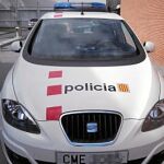 El arrestado llevó al agente encima de su coche unos 800 metros