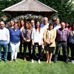 Foto de familia de Pablo Fernández y Lorena González con la candidatura de Podemos en Camponaraya