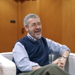 otografía facilitada por el Fun &amp; Serious Game Festival del histórico creador de videojuegos Warren Spector que en una entrevista con EFE considera que el medio interactivo tiene que sacudirse los complejos y convencerse no sólo de que es tan respetable como el cine, también de que su potencial para impactar en lo más íntimo del ser humano es inigualable