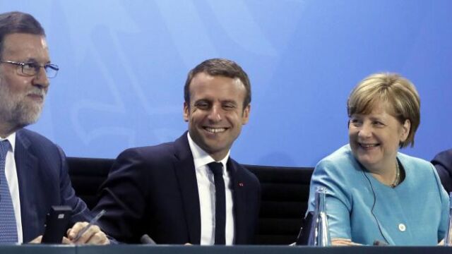 Mariano Rajoy junto al presidente francés, Emmanuel Macron (2i); la canciller alemana, Angela Merkel (c); el primer ministro de Holanda, Mark Rutte (2d) el pasado mes de junio.