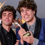 Javier Calvo rompe a llorar al recoger el premio Feroz