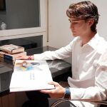 Este joven madrileño dedica dos horas diarias a estudiar un grado de Ingeniería Biomédica