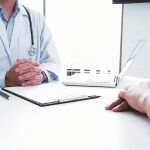 Los expertos coincidieron en destacar que se debe aumentar el trato emocional a los enfermos de cáncer