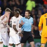 El VAR anula un penalti a favor del Barcelona