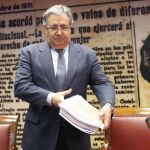 El ministro del Interior Juan Ignacio Zoido a su llegada a la Comisión de Interior del Senado, para explicar el operativo policial que se llevó a cabo en Cataluña desde el referéndum del 1 de octubre